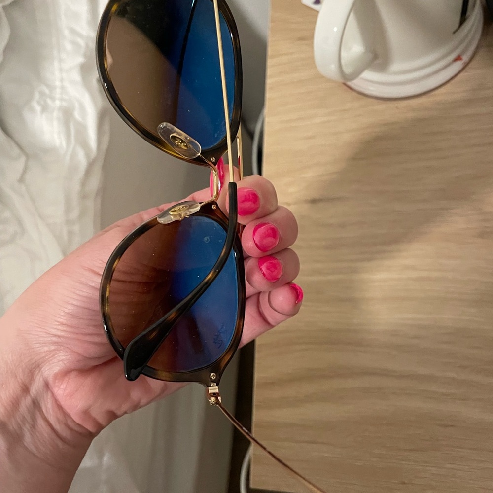 Ray Bans Tortoise and Gold - Picture 10 of 10